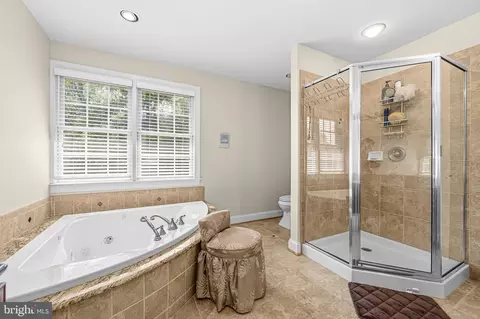 Bath - 11901 Duckettown Rd, Laurel, MD 20708 photo 2 of 6