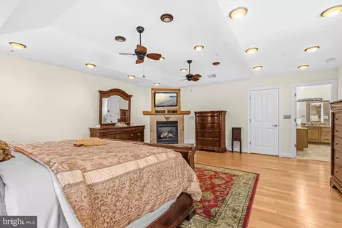 Bedroom - 11901 Duckettown Rd, Laurel, MD 20708 photo 3 of 6