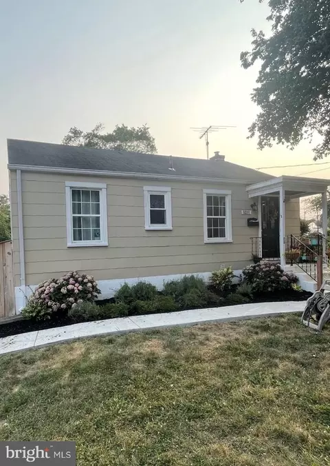 5211 Edgewood Rd, College Park, MD 20740