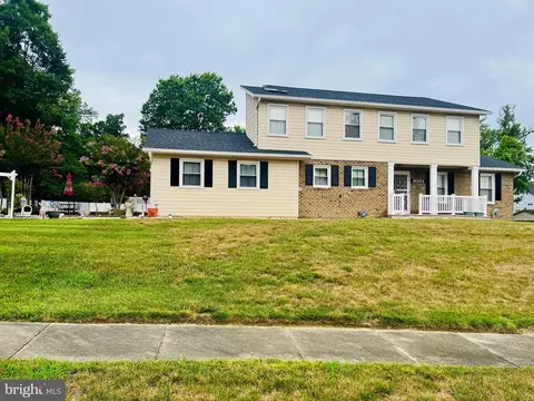 9301 Linhurst Dr, Clinton, MD 20735