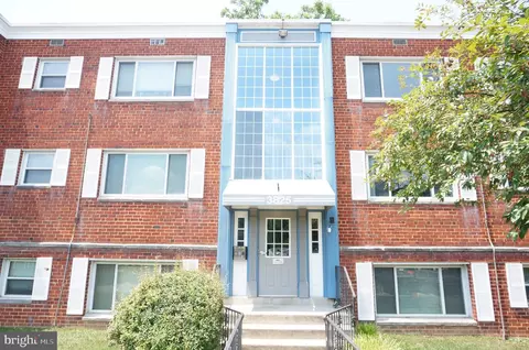 3825 Hamilton St #C-302, Hyattsville, MD 20781