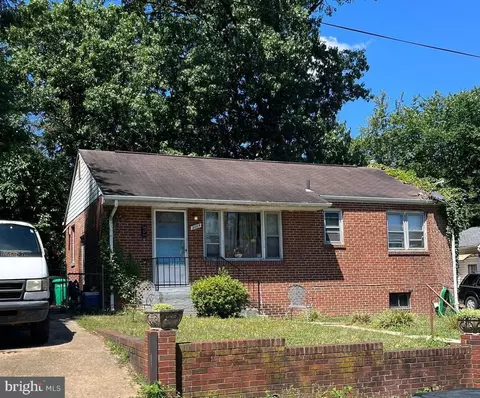 5004 59th Ave, Hyattsville, MD 20781