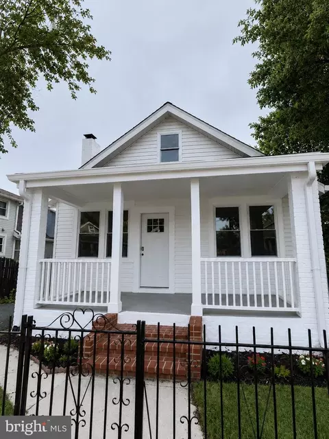 520 68th St, Capitol Heights, MD 20743