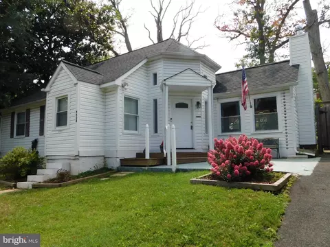 9528 48th Pl, College Park, MD 20740