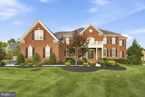 14900 Hopedale Ct, Marlboro, MD 20774