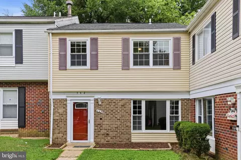 542 Peacock Dr, Landover, MD 20785