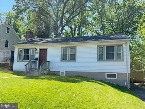 108 S Huron Dr, Oxon Hill, MD 20745