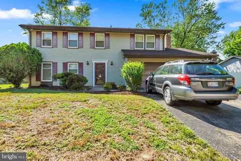 10815 Garnet Dr, Marlboro, MD 20772