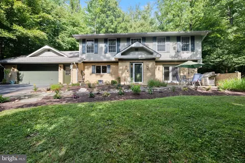 5412 Ridgecroft Dr, Camp Springs, MD 20746