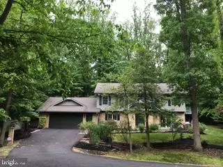 5412 Ridgecroft Dr, Camp Springs, MD 20746