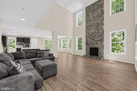 Living - 12200 Authur Ct, Brandywine, MD 20613 photo 4 of 7