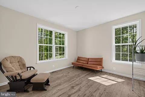 Living - 12200 Authur Ct, Brandywine, MD 20613 photo 5 of 7