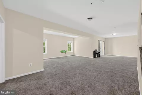Living - 12200 Authur Ct, Brandywine, MD 20613 photo 6 of 7