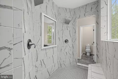 Bath - 12200 Authur Ct, Brandywine, MD 20613 photo 4 of 5