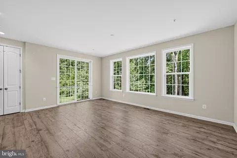 Living - 12200 Authur Ct, Brandywine, MD 20613 photo 2 of 7