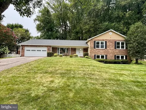 6204 Gideon St, Bowie, MD 20720