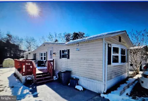 9013 Columbine Ln, Marlboro, MD 20775