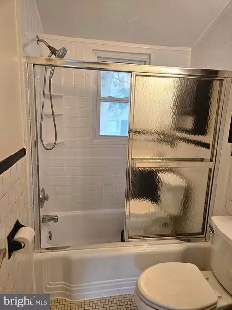 Bath - 410 Main St #3, Laurel, MD 20707 photo 3 of 4