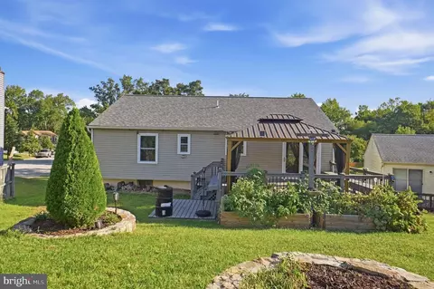 Exterior - 9136 Mchenry Ln, Lanham, MD 20706 photo 7 of 8