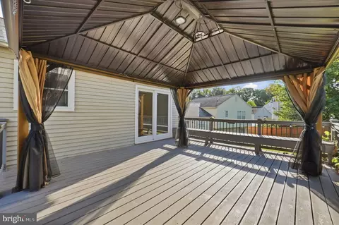 Exterior - 9136 Mchenry Ln, Lanham, MD 20706 photo 5 of 8