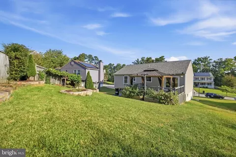 Exterior - 9136 Mchenry Ln, Lanham, MD 20706 photo 8 of 8