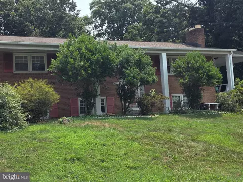 5026 Leland Dr, Oxon Hill, MD 20745