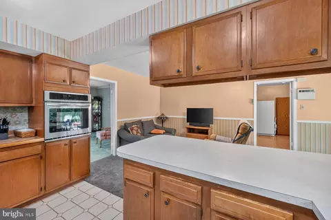 Kitchen - 8808 Montpelier Dr, Laurel, MD 20708 photo 3 of 4