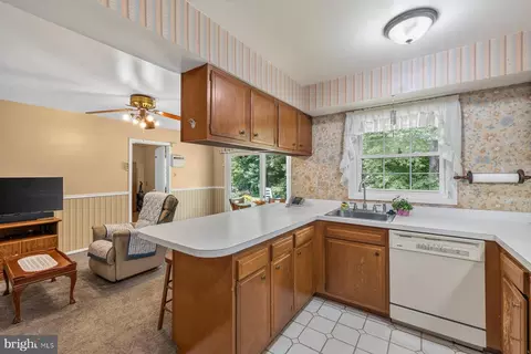Kitchen - 8808 Montpelier Dr, Laurel, MD 20708 photo 2 of 4