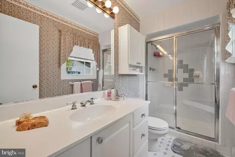 Bath - 8808 Montpelier Dr, Laurel, MD 20708 photo 3 of 6