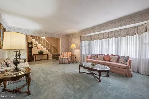 Living - 8808 Montpelier Dr, Laurel, MD 20708 photo 2 of 3