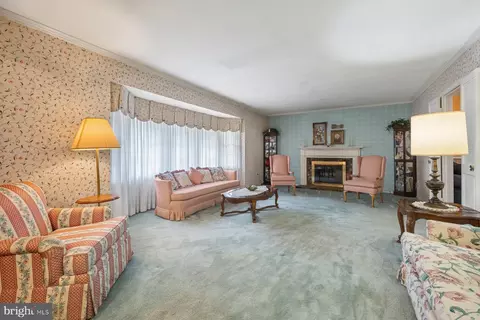 Living - 8808 Montpelier Dr, Laurel, MD 20708 photo 1 of 3