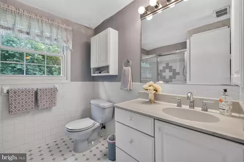 Bath - 8808 Montpelier Dr, Laurel, MD 20708 photo 5 of 6