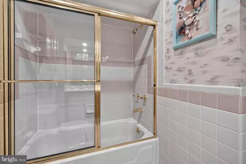 Bath - 8808 Montpelier Dr, Laurel, MD 20708 photo 2 of 6