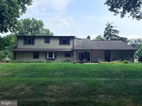 8808 Montpelier Dr, Laurel, MD 20708 photo 2