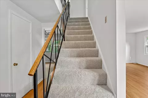 Entry Way - 12218 Valerie Ln, Laurel, MD 20708 photo 3 of 4