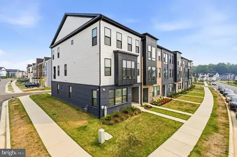 Exterior - 16007 Hyde Park Pl, Bowie, MD 20716 photo 3 of 4