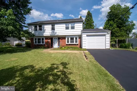 12422 Sarah Ln, Bowie, MD 20715