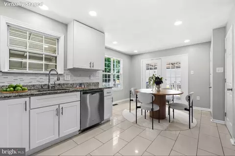Kitchen - 8707 Delphi Dr, Clinton, MD 20735 photo 4 of 4
