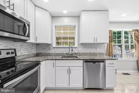 Kitchen - 8707 Delphi Dr, Clinton, MD 20735 photo 3 of 4