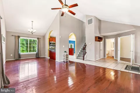 425 Rosier Rd, Fort Washington, MD 20744