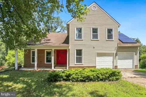 425 Rosier Rd, Fort Washington, MD 20744
