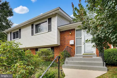 5923 Bryn Mawr Rd, College Park, MD 20740