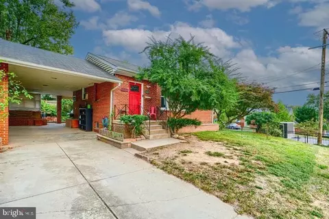 6716 Stockton Ln, Hyattsville, MD 20784