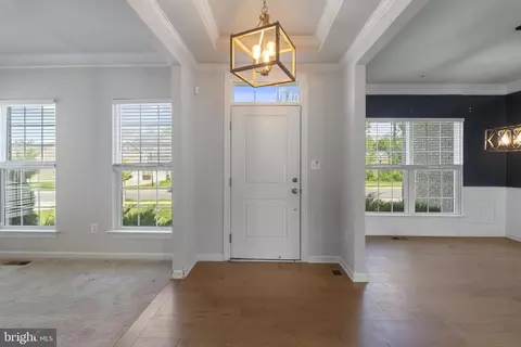 Entry Way - 5809 Mcintosh Pl, Brandywine, MD 20613 photo 4 of 15