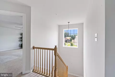 Entry Way - 5809 Mcintosh Pl, Brandywine, MD 20613 photo 13 of 15