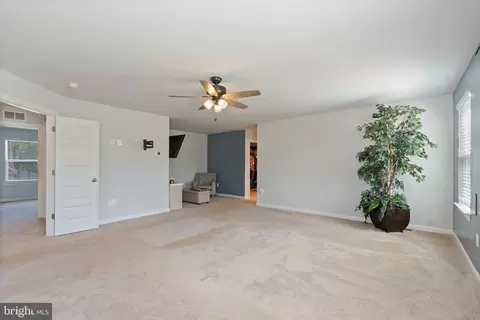 Entry Way - 5809 Mcintosh Pl, Brandywine, MD 20613 photo 10 of 15