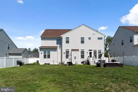 Exterior - 5809 Mcintosh Pl, Brandywine, MD 20613 photo 5 of 9
