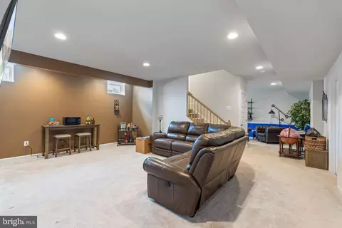 Entry Way - 5809 Mcintosh Pl, Brandywine, MD 20613 photo 15 of 15
