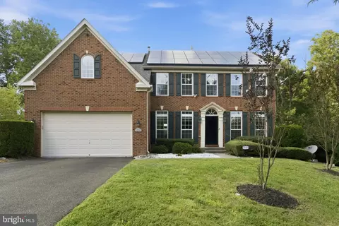 5201 Chestnut Manor Ct, Marlboro, MD 20772