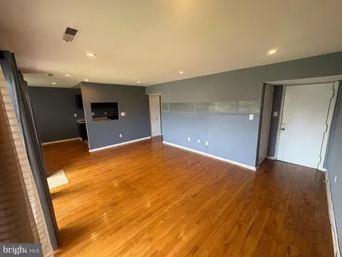 5424 85th Ave #102, Hyattsville, MD 20784